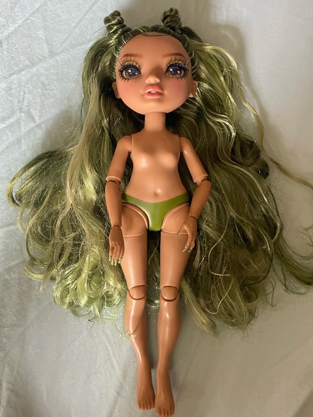 Jade rainbow high doll